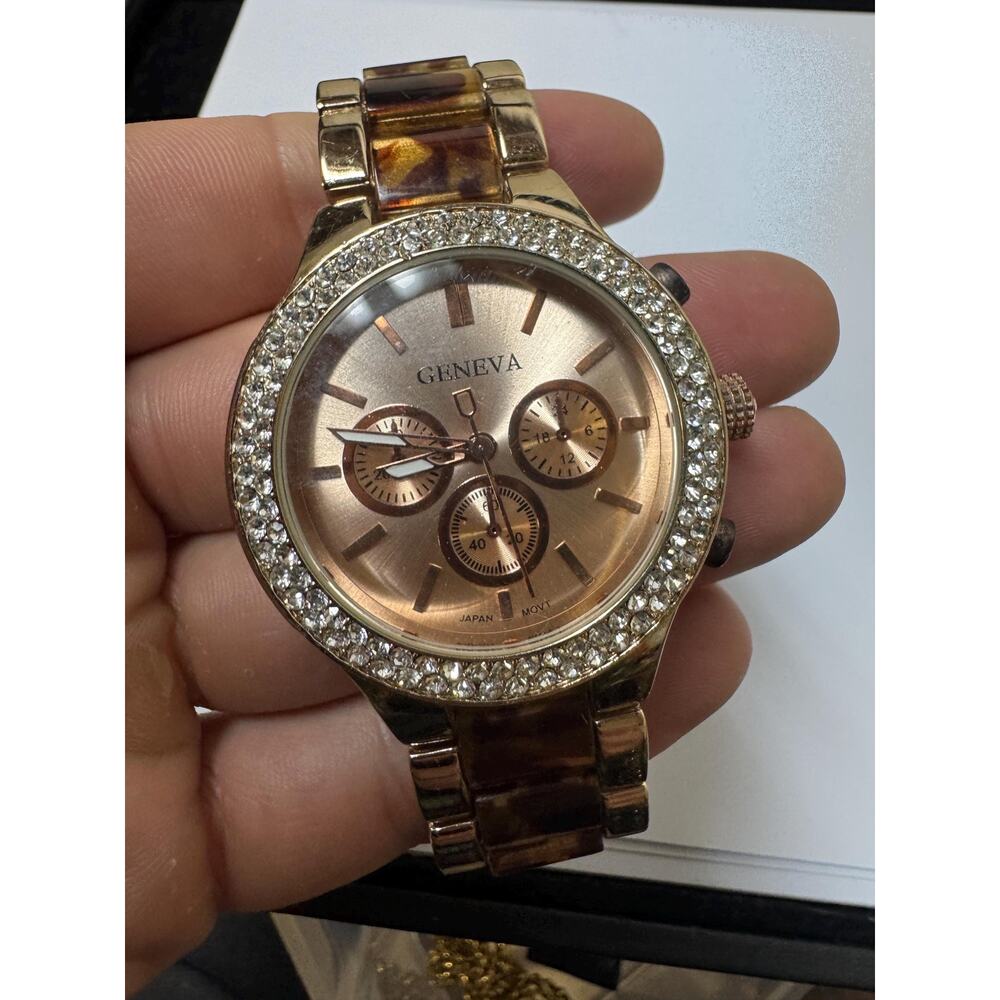 Ladies GENEVA Watch Rhinestone Dead Battery - Picture 8 of 8